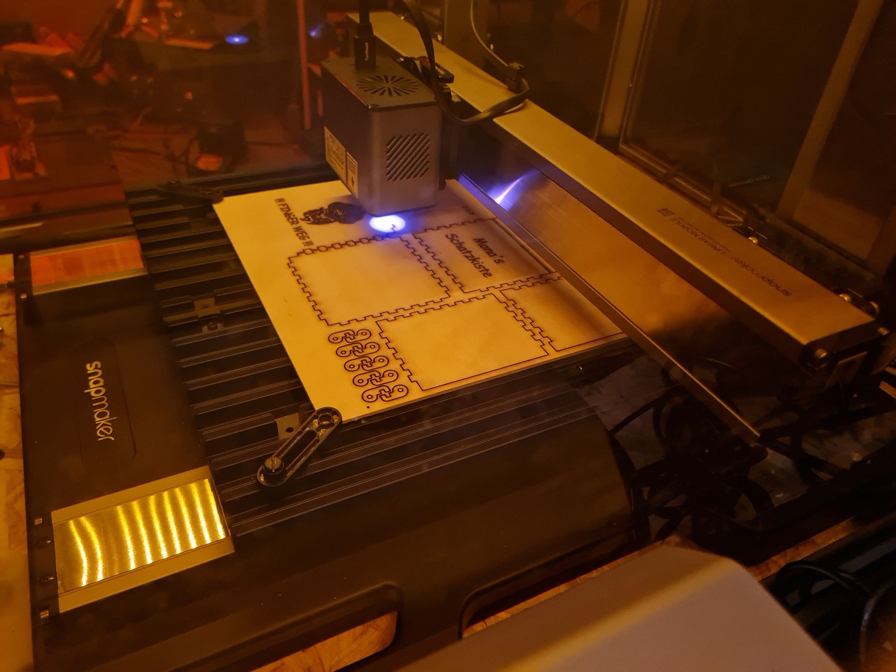 Mona’s Schatzkiste – Lasergravur & Lasercut Bild 1